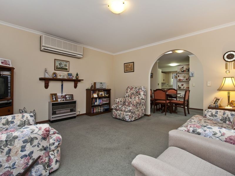 1/8 Gilbertson Road, Seacliff Park SA 5049