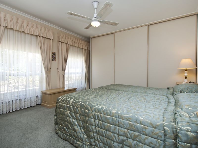 1/8 Gilbertson Road, Seacliff Park SA 5049