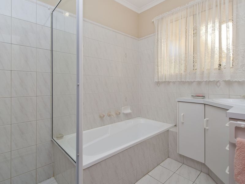 1/8 Gilbertson Road, Seacliff Park SA 5049