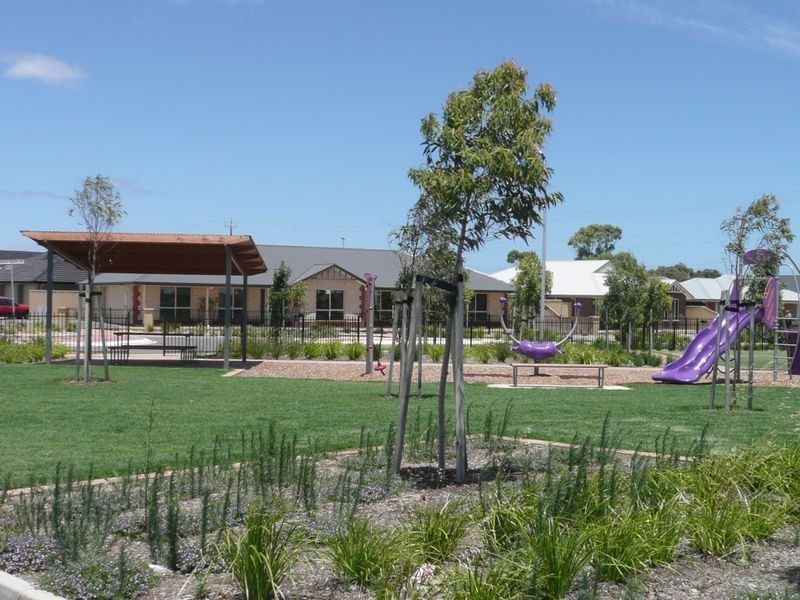 3 Aft Court (off Yarr Crescent), Seaford Meadows SA 5169