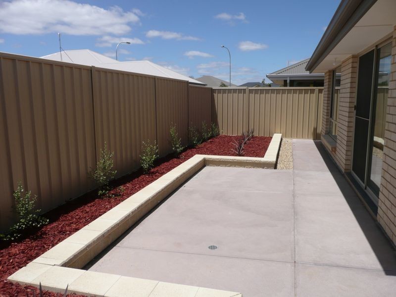 3 Aft Court (off Yarr Crescent), Seaford Meadows SA 5169