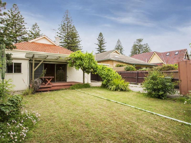 25 Broadway, Glenelg South SA 5045