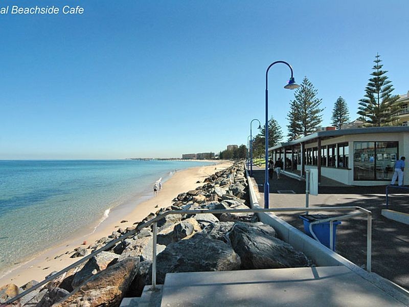 25 Broadway, Glenelg South SA 5045