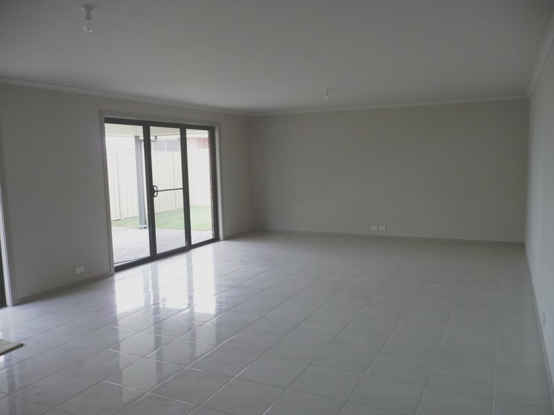 10 Miranda Place, Seaford Meadows SA 5169