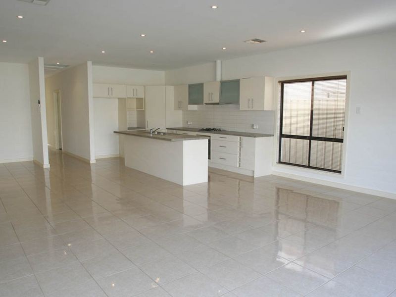 25A Webb St, Henley Beach SA 5022