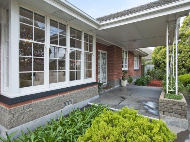 14 Dunrobin Road, Hove SA 5048