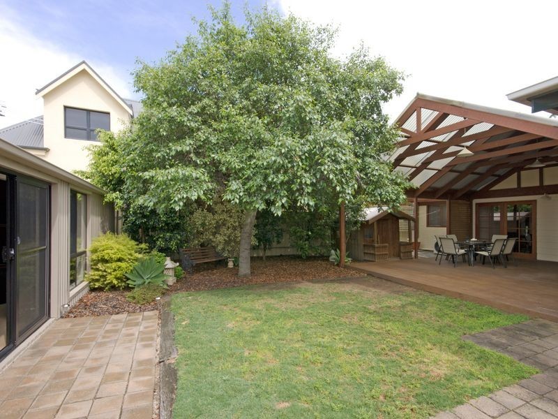 8 Russell Street, Glenelg North SA 5045