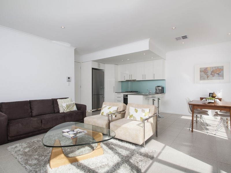 1B Sandison Avenue, Park Holme SA 5043