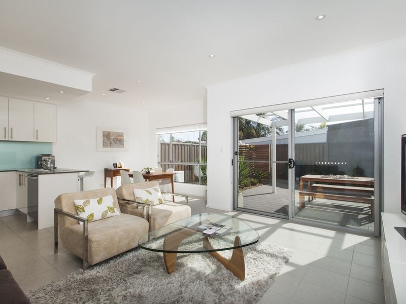 1B Sandison Avenue, Park Holme SA 5043