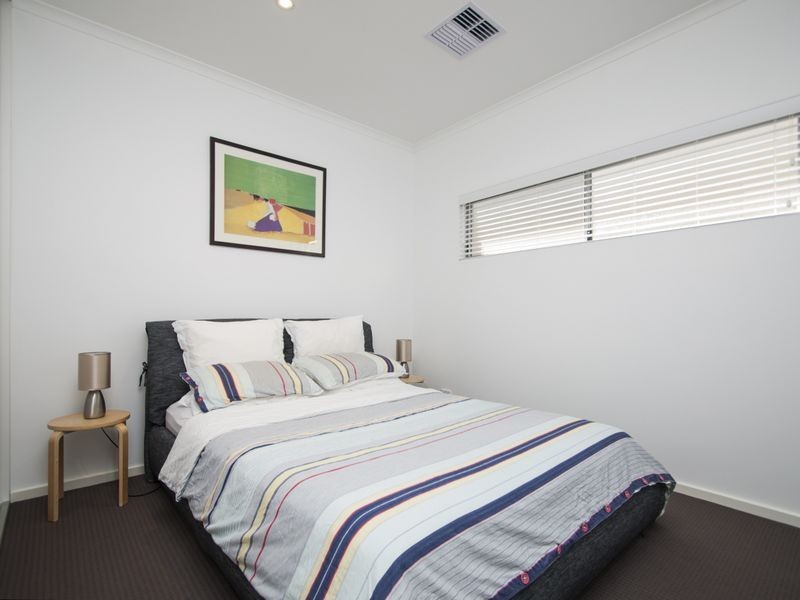 1B Sandison Avenue, Park Holme SA 5043