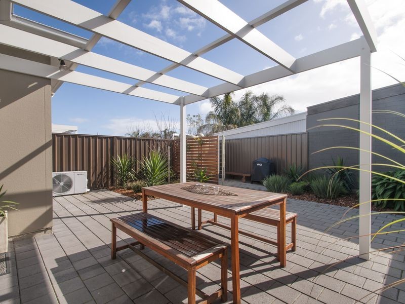 1B Sandison Avenue, Park Holme SA 5043