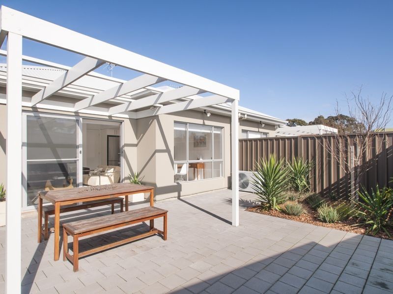 1B Sandison Avenue, Park Holme SA 5043