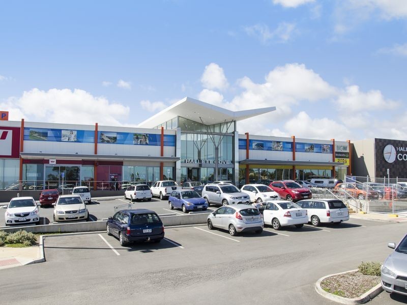 198 Perry Barr Road, Hallett Cove SA 5158