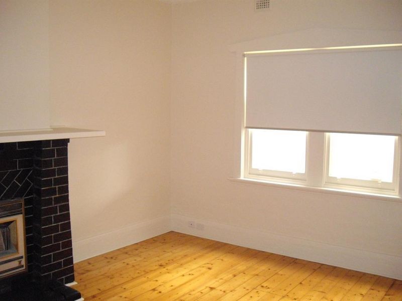 10a Penzance St, Glenelg SA 5045