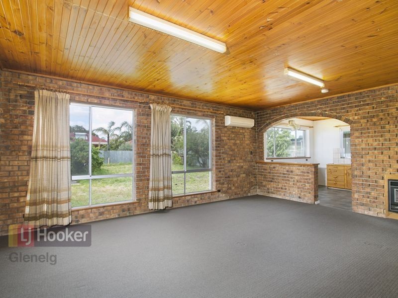 52 English Ave, Clovelly Park SA 5042