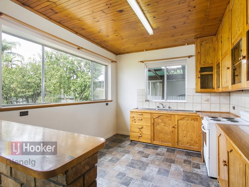 52 English Ave, Clovelly Park SA 5042