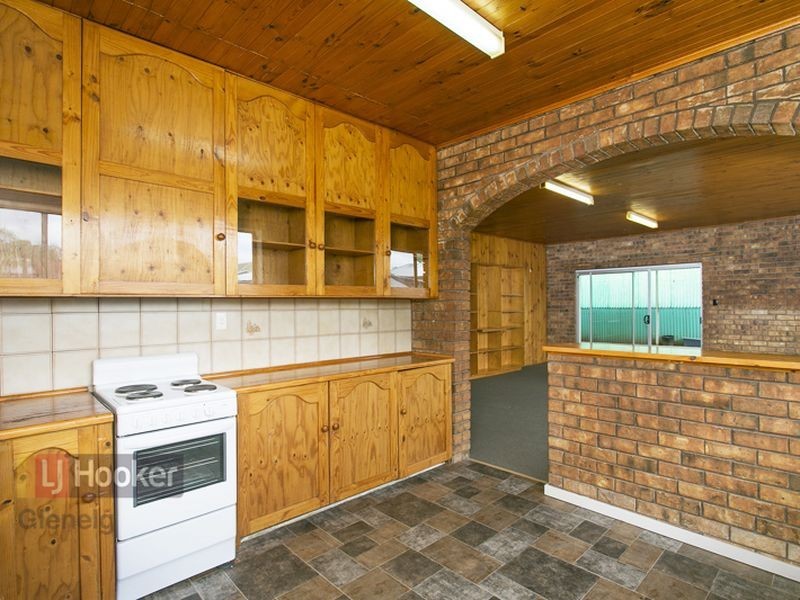 52 English Ave, Clovelly Park SA 5042