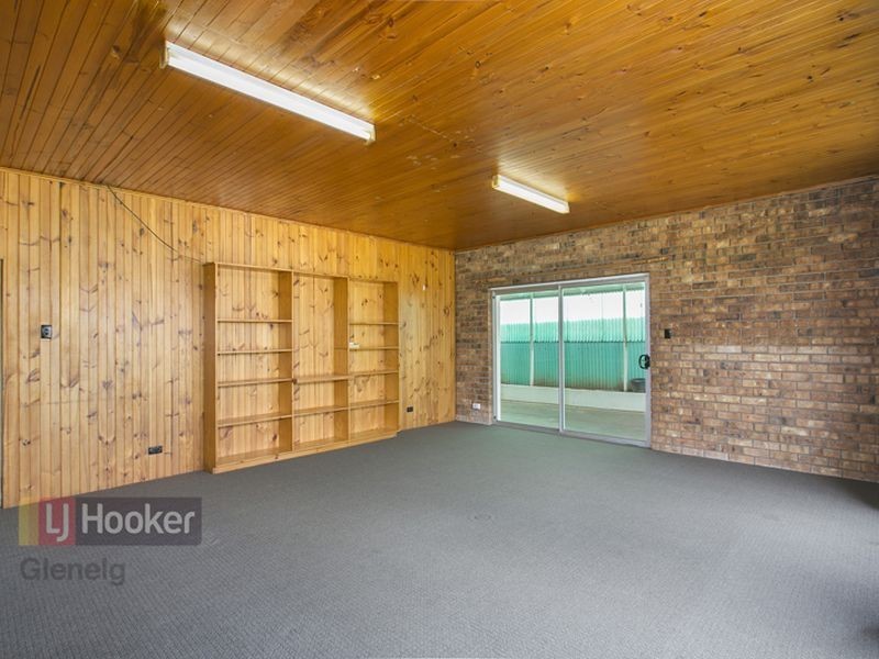 52 English Ave, Clovelly Park SA 5042