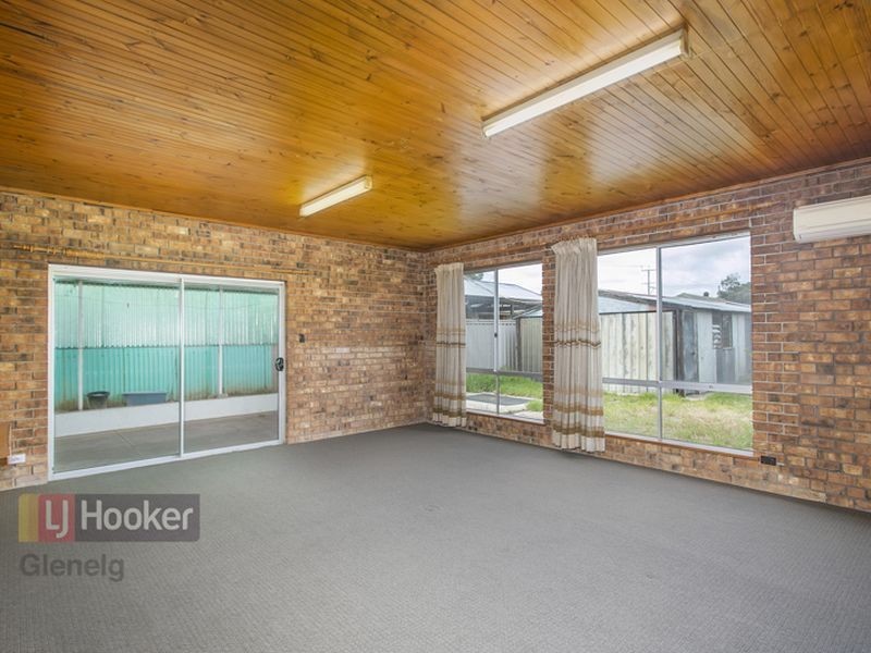 52 English Ave, Clovelly Park SA 5042