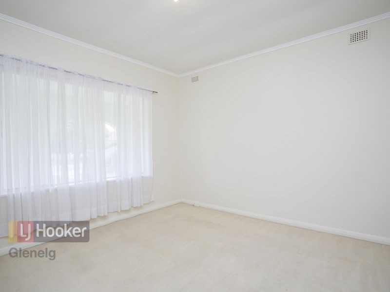 52 English Ave, Clovelly Park SA 5042