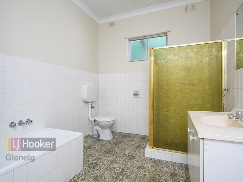 52 English Ave, Clovelly Park SA 5042