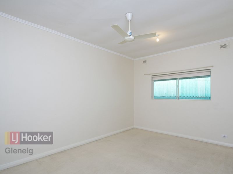 52 English Ave, Clovelly Park SA 5042