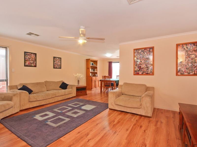 30 Mundulla Avenue, Woodcroft SA 5162