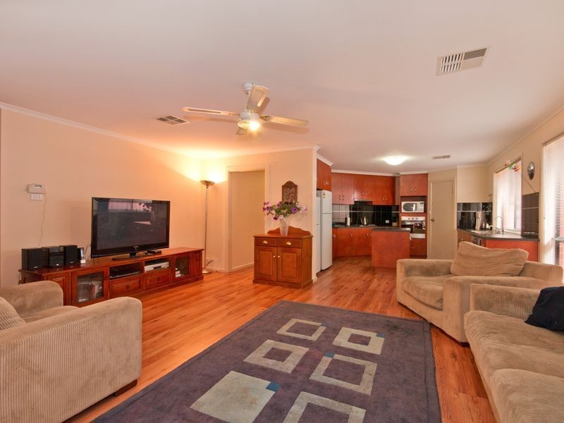 30 Mundulla Avenue, Woodcroft SA 5162