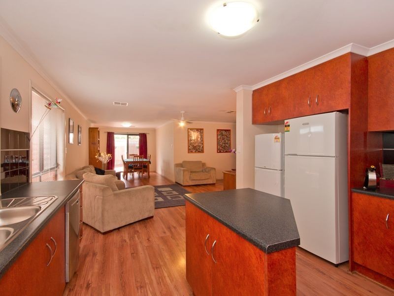 30 Mundulla Avenue, Woodcroft SA 5162