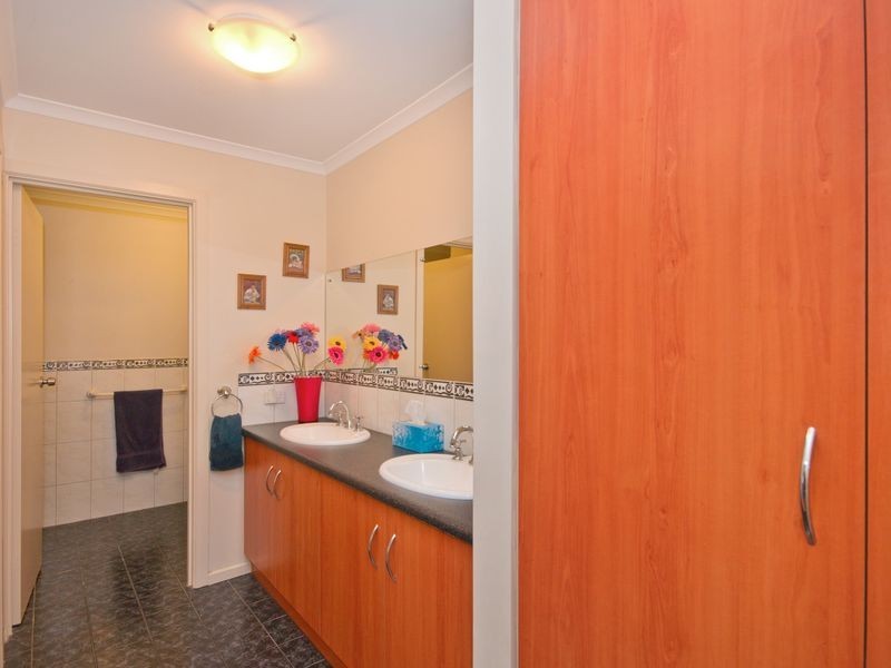 30 Mundulla Avenue, Woodcroft SA 5162