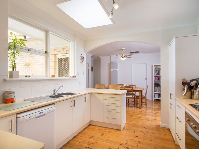 4 Wyoming Way, Happy Valley SA 5159