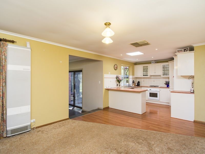 15 Woodham Court, Aberfoyle Park SA 5159