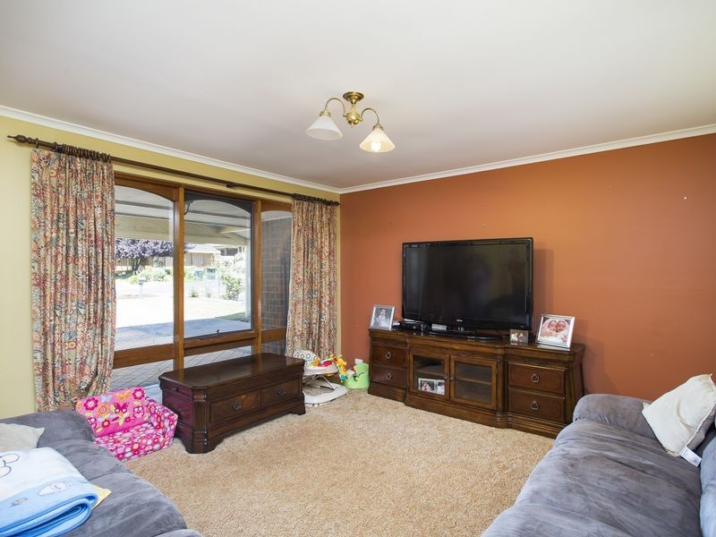 15 Woodham Court, Aberfoyle Park SA 5159