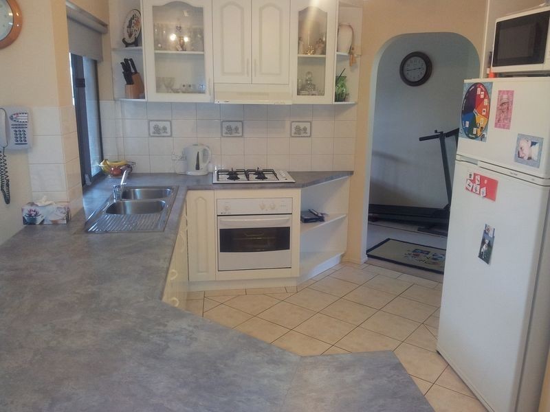 4 Best Close, Woodcroft SA 5162