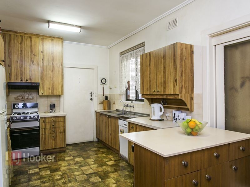 18 Barker Avenue, South Plympton SA 5038