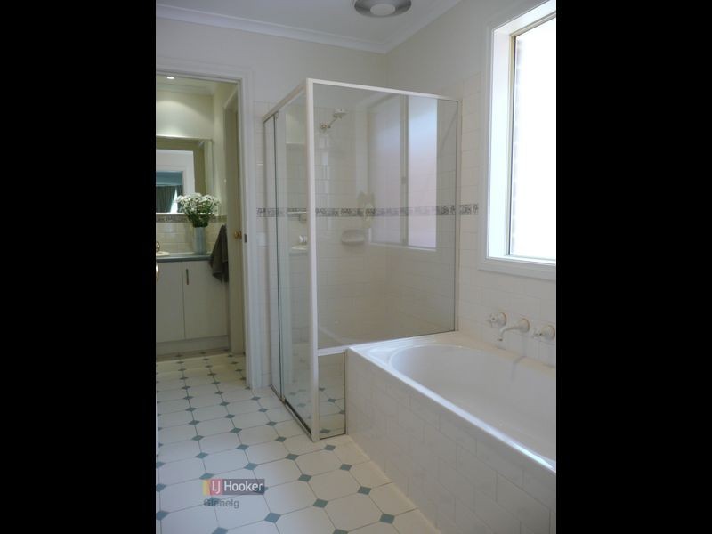 18 Tabard Avenue, Brompton SA 5007