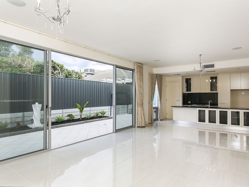 2 Stewart Avenue, Glenelg North SA 5045