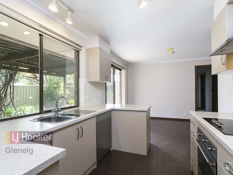 25 Jade Crescent, Happy Valley SA 5159