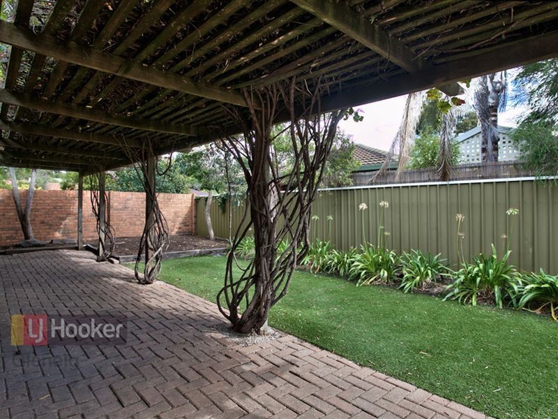 25 Jade Crescent, Happy Valley SA 5159