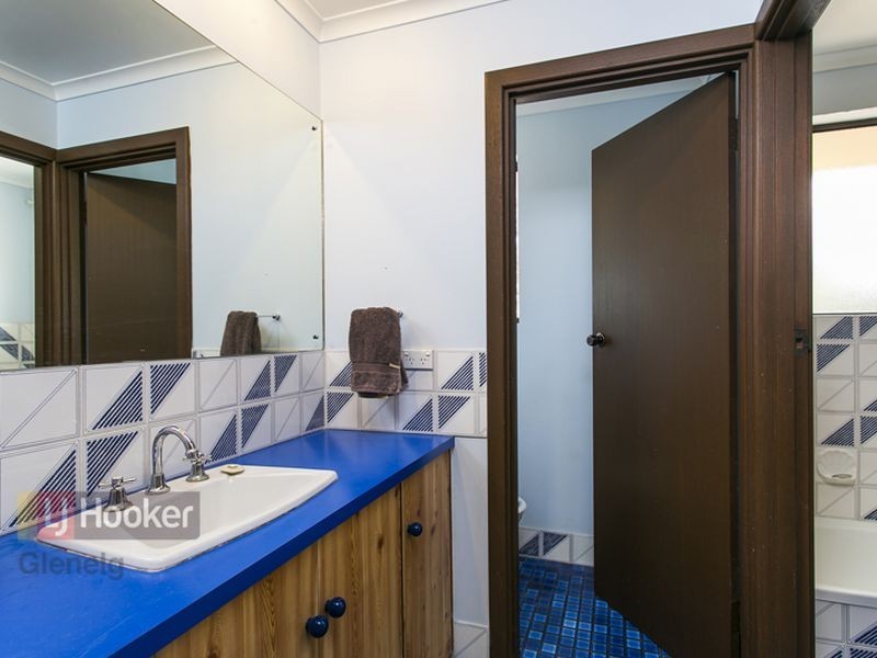 25 Jade Crescent, Happy Valley SA 5159