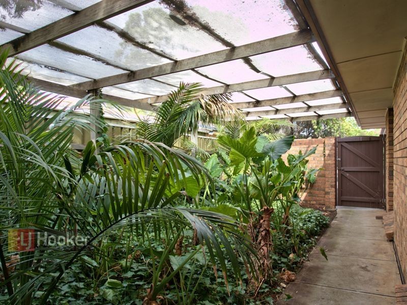 25 Jade Crescent, Happy Valley SA 5159