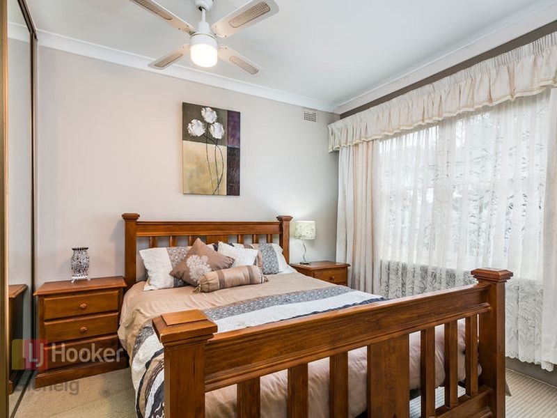 2 Burton Avenue, Park Holme SA 5043