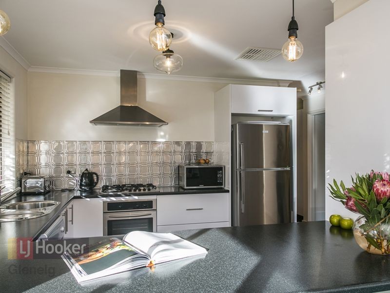 6 Greenfield Rise, Aberfoyle Park SA 5159