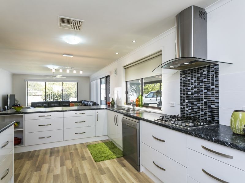 10 Dridan Crescent, Trott Park SA 5158