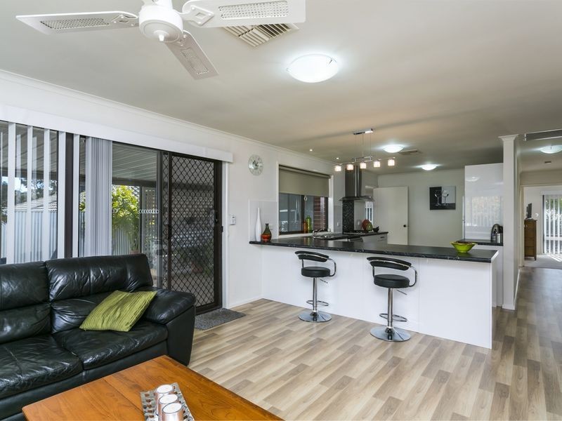 10 Dridan Crescent, Trott Park SA 5158