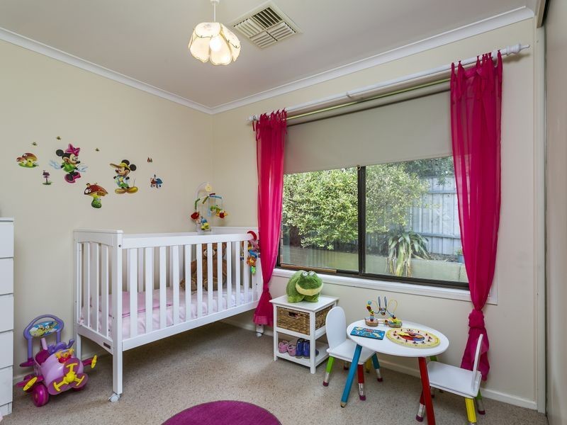 10 Dridan Crescent, Trott Park SA 5158