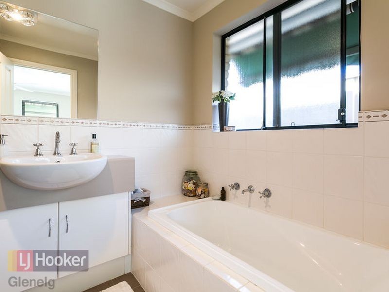 11A Scarborough Terrace, Dover Gardens SA 5048