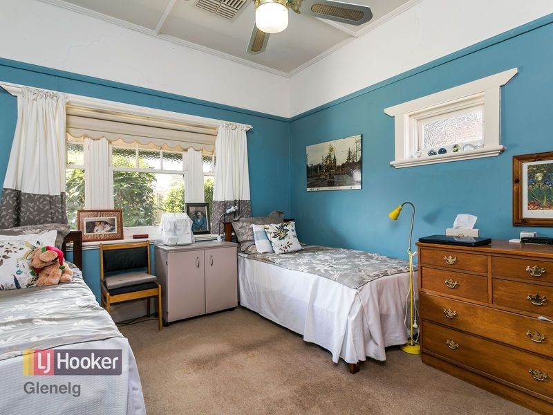 10 Almond Grove, Glandore SA 5037