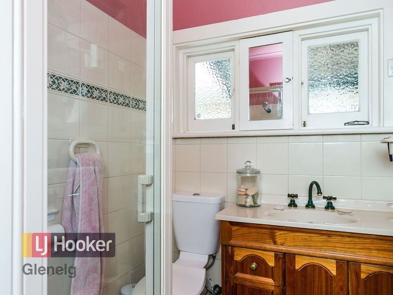 10 Almond Grove, Glandore SA 5037