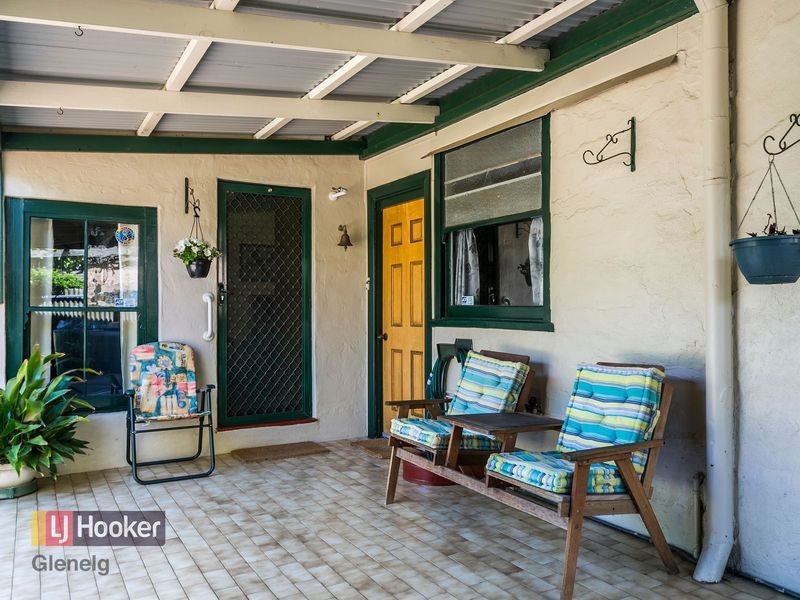 10 Almond Grove, Glandore SA 5037